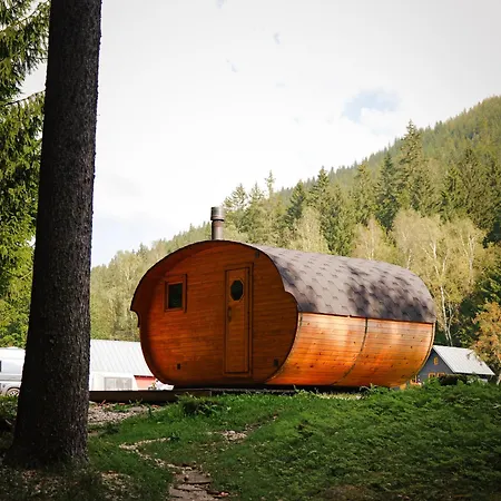 Mountain By The River - Base Camp Medvedin 营地 *