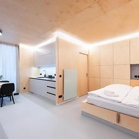 Mountain By The River - Base Camp Medvedin Camping Špindlerŭv Mlýn