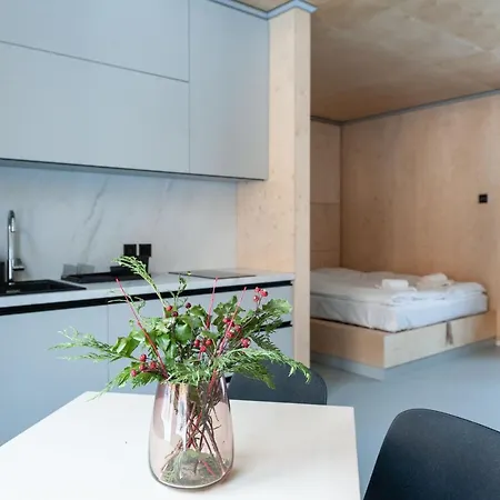 Mountain By The River - Base Camp Medvedin Špindlerŭv Mlýn