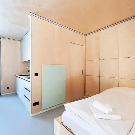 Mountain By The River - Base Camp Medvedin Camping *