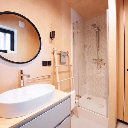 Camping Mountain By The River - Base Camp Medvedin