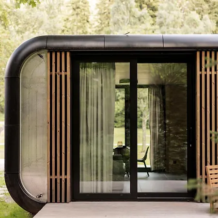 Mountain By The River - Base Camp Medvedin Camping Špindlerŭv Mlýn